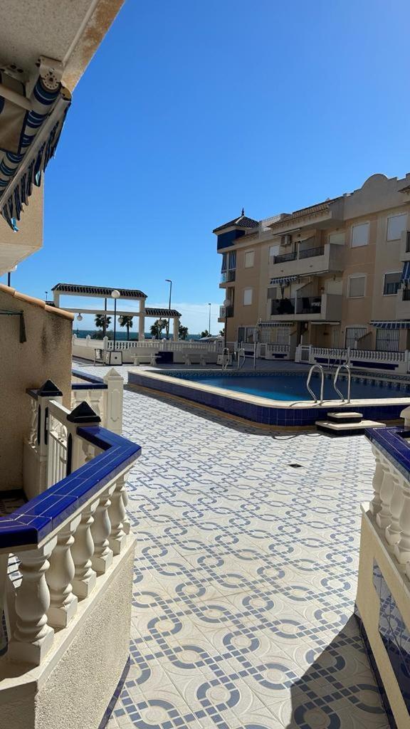 Playa De Los Naufragos Cozy Apartment With Pool Torrevieja Luaran gambar
